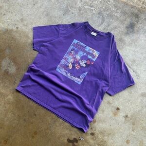 Y2K vintage purple Mickey Mouse t-shirt w/sick old school design